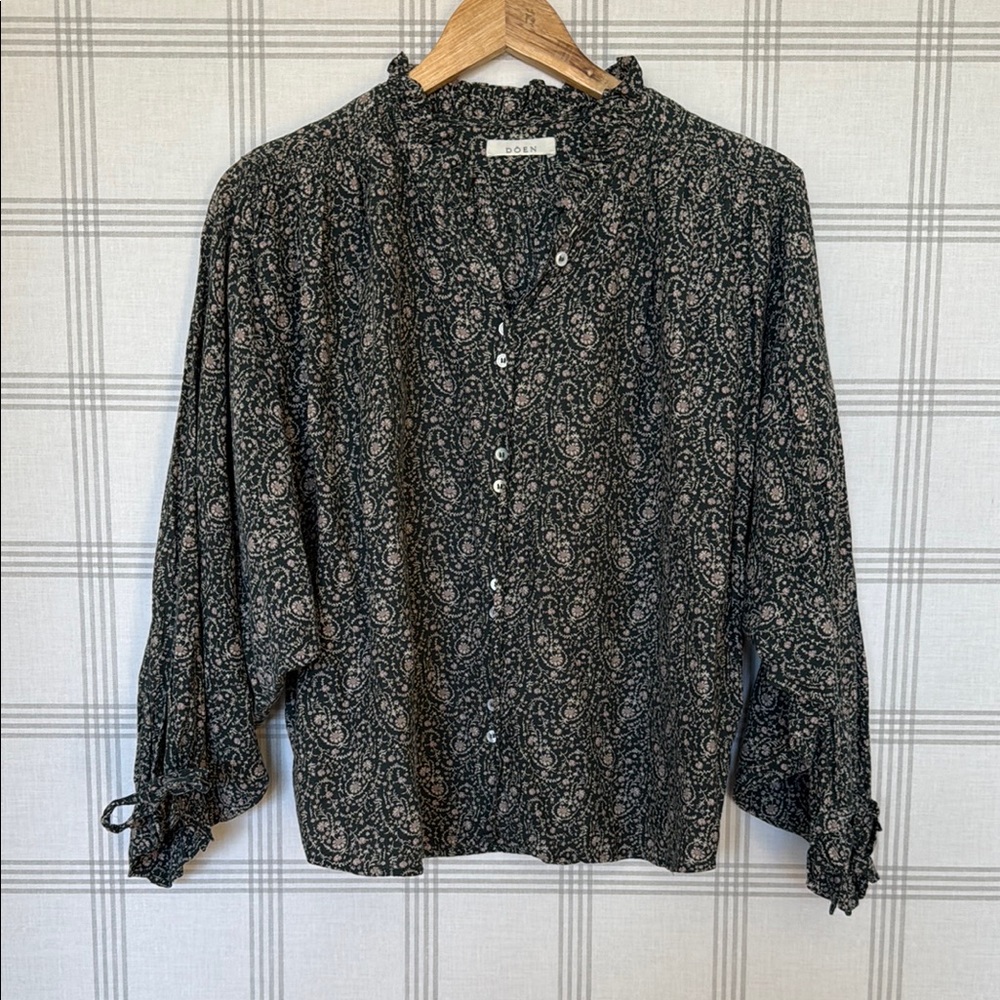 Doen Dark Green Floral Blouse